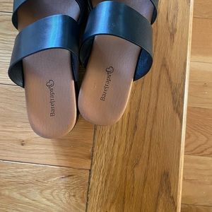 Beautiful sandals, very good conditions almost like new size 6/5